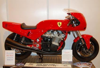 مزاد علني على دراجة فيراري 900 